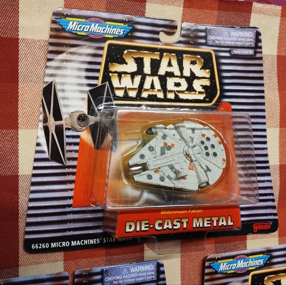 Micro Machines Star Wars X-Wing Starfighter, Millennium Falcon and Tie Fighter - Picture 2 of 7